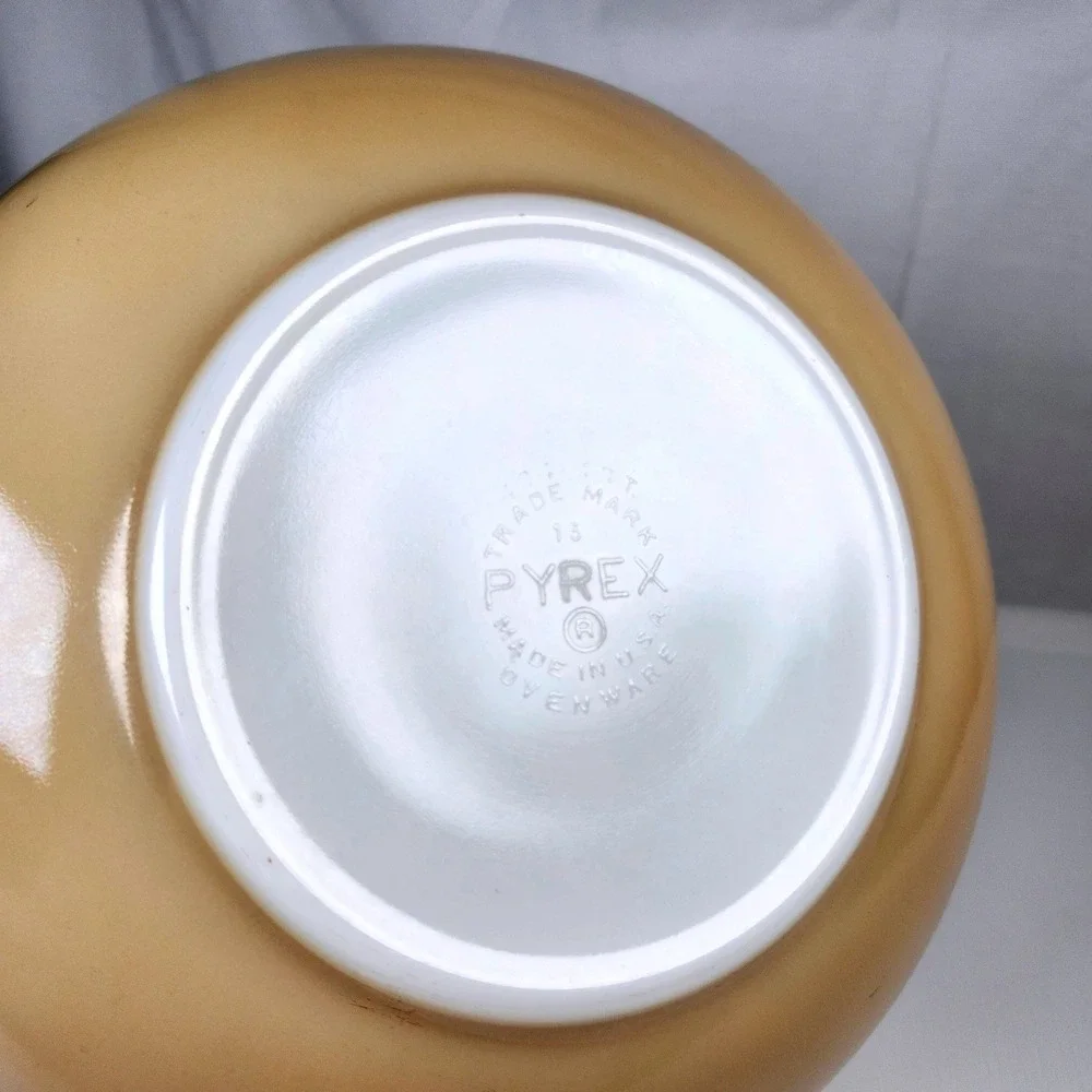 Vintage Pyrex 404 Promotional Gold Hex Signs Beige Gold Mixing Bowl 4 Quarts VTG